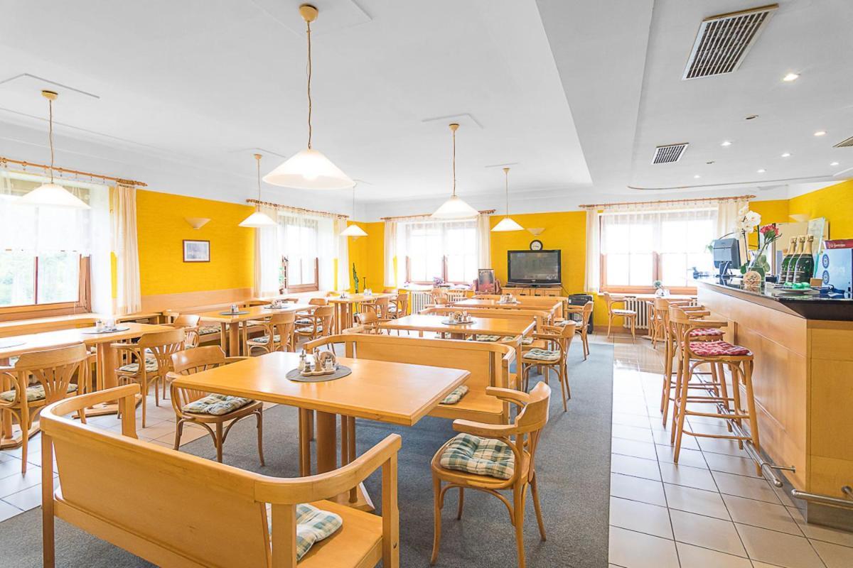 Hotel Malá Rennerovka Strážné Esterno foto