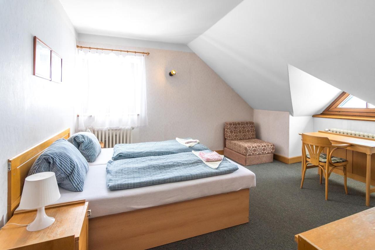 Hotel Malá Rennerovka Strážné Esterno foto