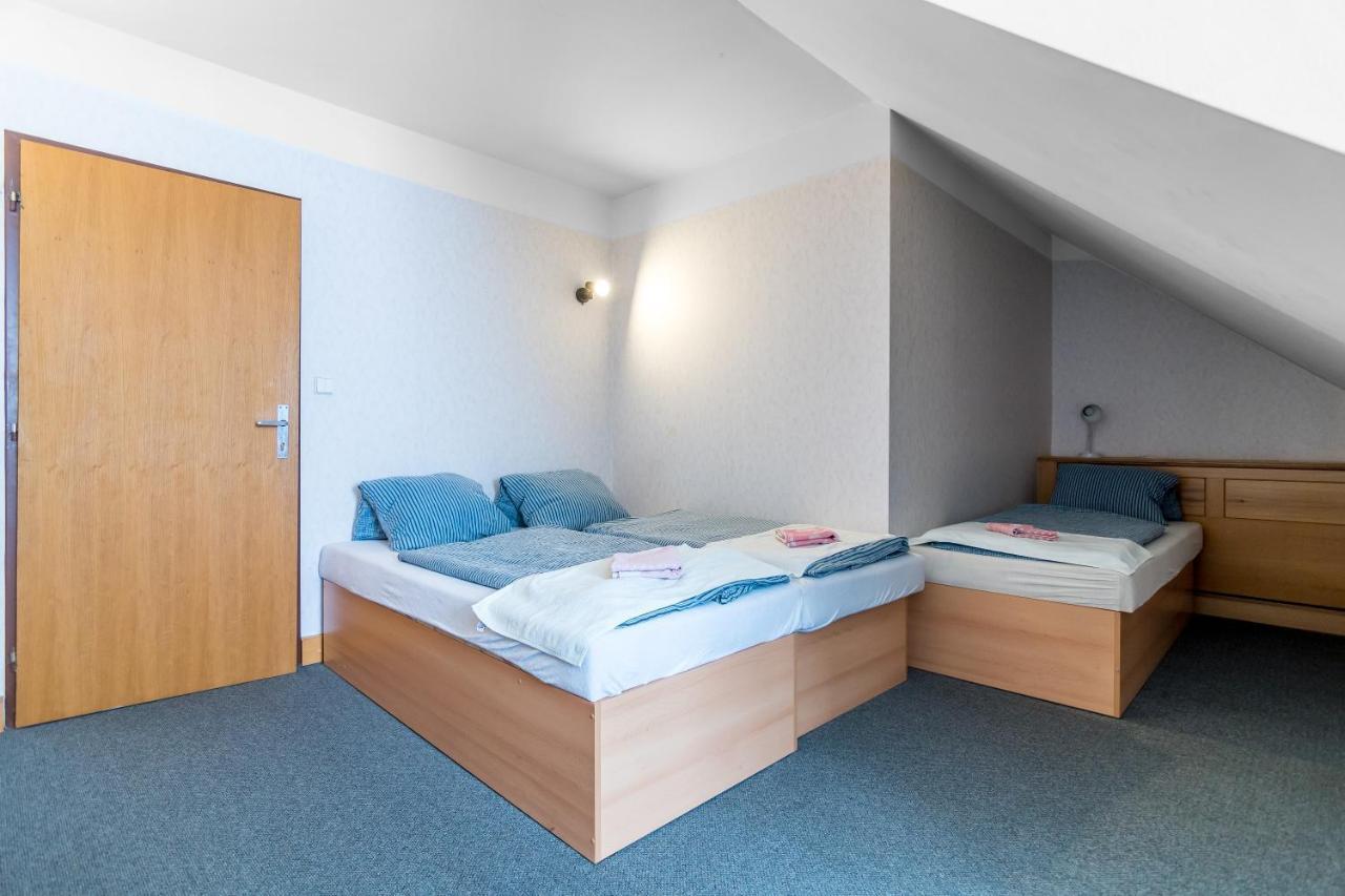 Hotel Malá Rennerovka Strážné Esterno foto