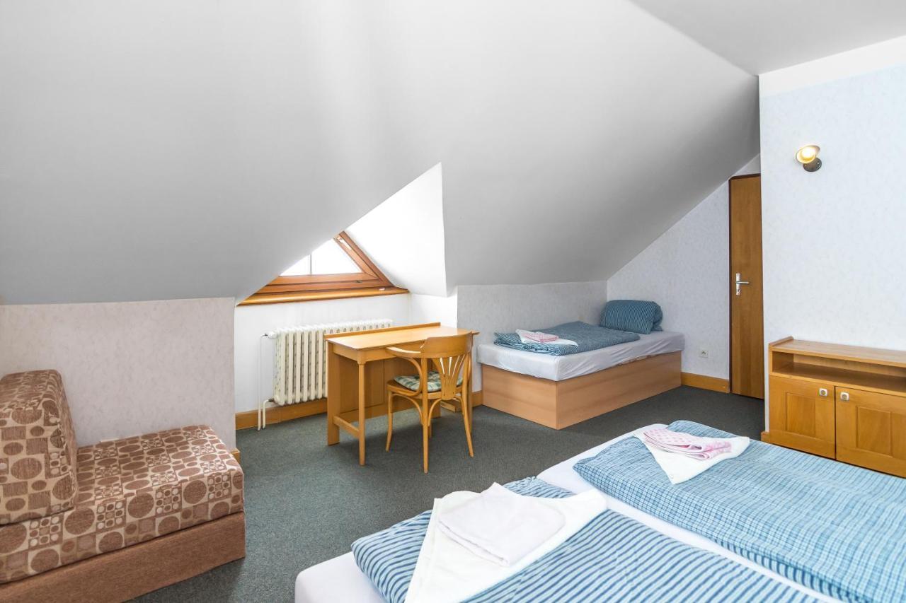 Hotel Malá Rennerovka Strážné Esterno foto